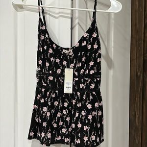 Black floral flowy tank - NWT Francesca’s